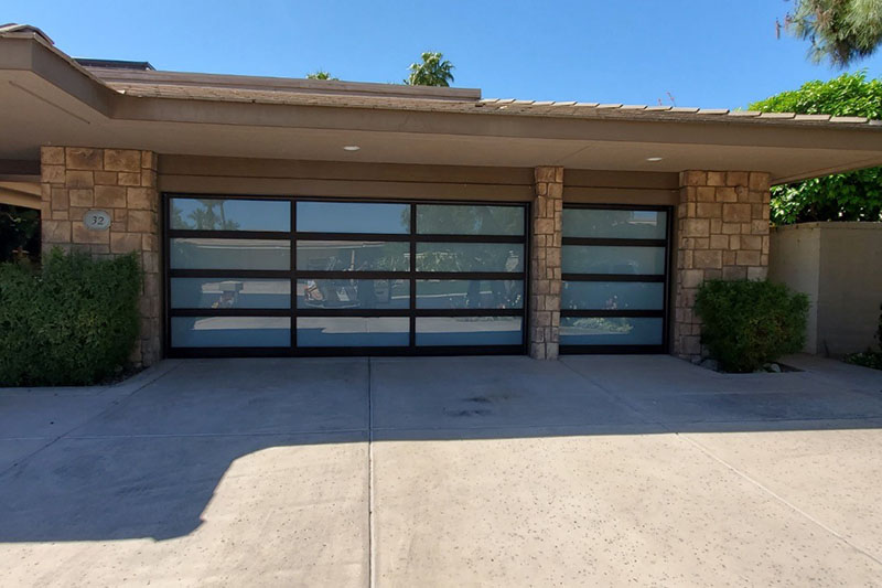 door-pros-black-frame-white-glass